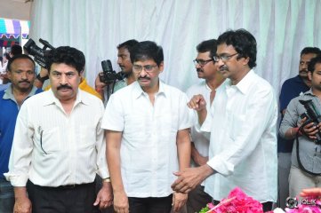 Celebrities Pay Homage To Edida Nageswara Rao